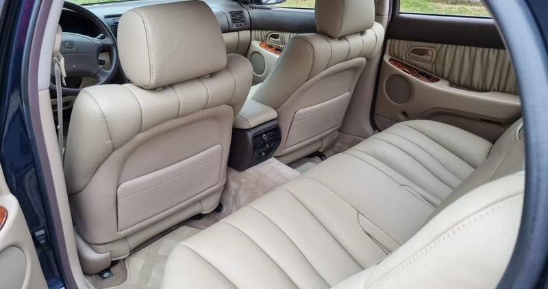 Lexus GS cena 41500 przebieg: 209000, rok produkcji 1994 z Wrocław małe 466